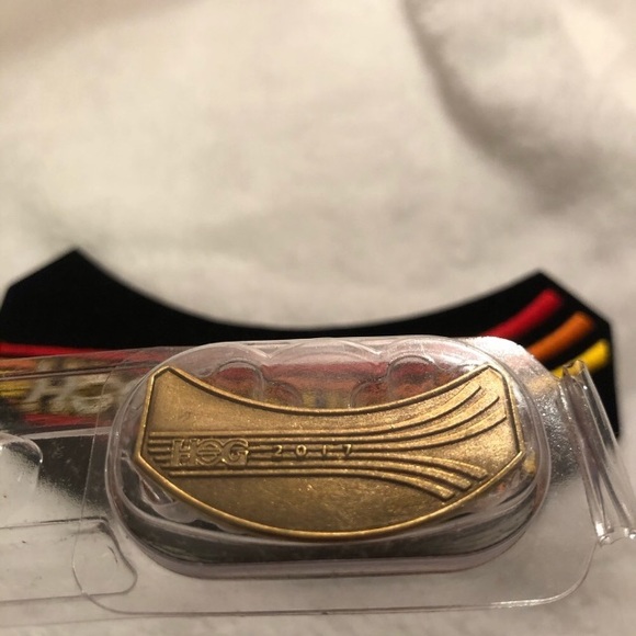 Harley-Davidson HOG 2017 rocker patch and pin set biker - Picture 2 of 4